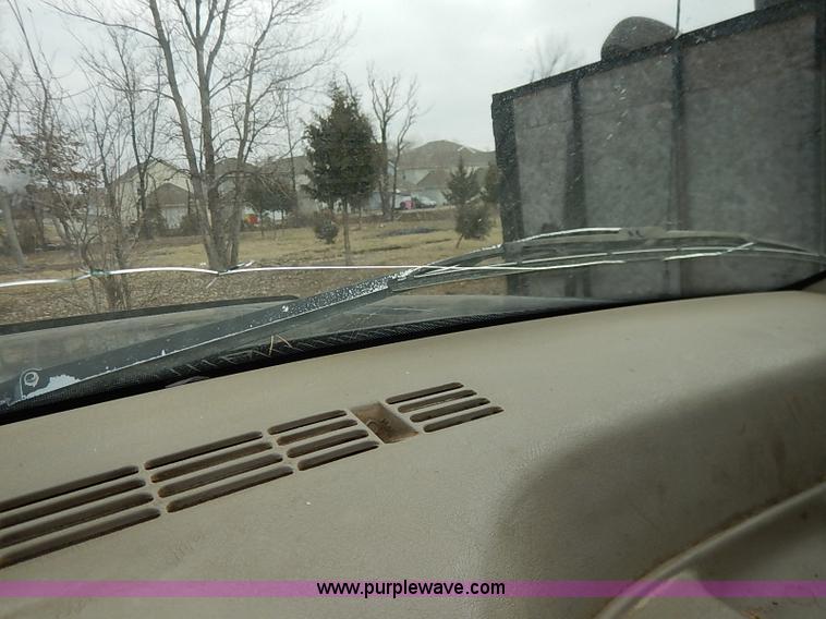 image for item I5159 1996 Chevrolet Silverado 1500 Z71 Ext. Cab  pickup truck