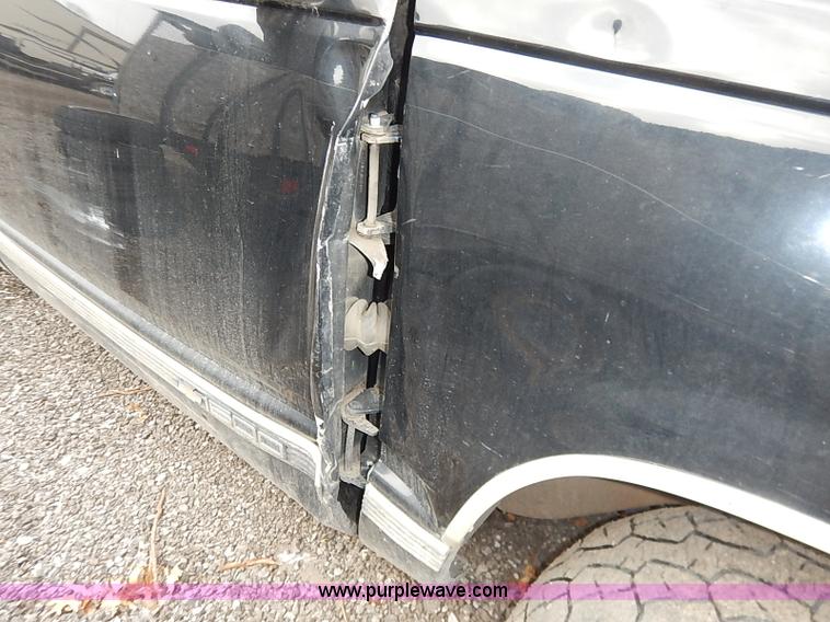 image for item I5159 1996 Chevrolet Silverado 1500 Z71 Ext. Cab  pickup truck