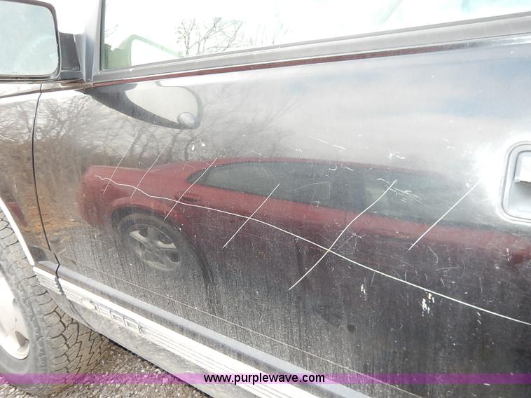 image for item I5159 1996 Chevrolet Silverado 1500 Z71 Ext. Cab  pickup truck