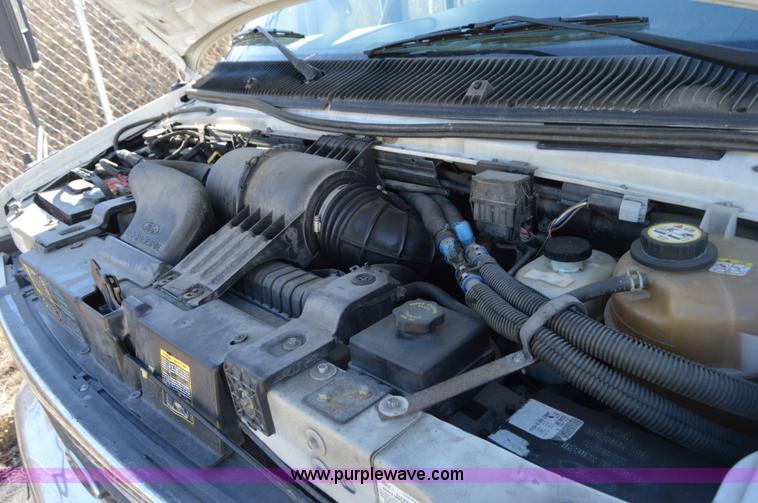 image for item I6858 2007 Ford Econoline E450 Starcraft bus