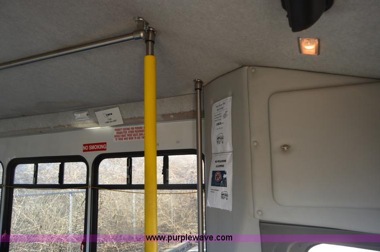 image for item I6858 2007 Ford Econoline E450 Starcraft bus