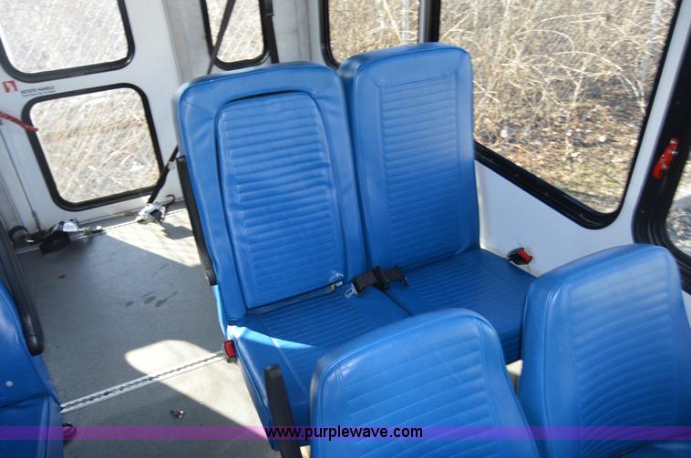 image for item I6858 2007 Ford Econoline E450 Starcraft bus