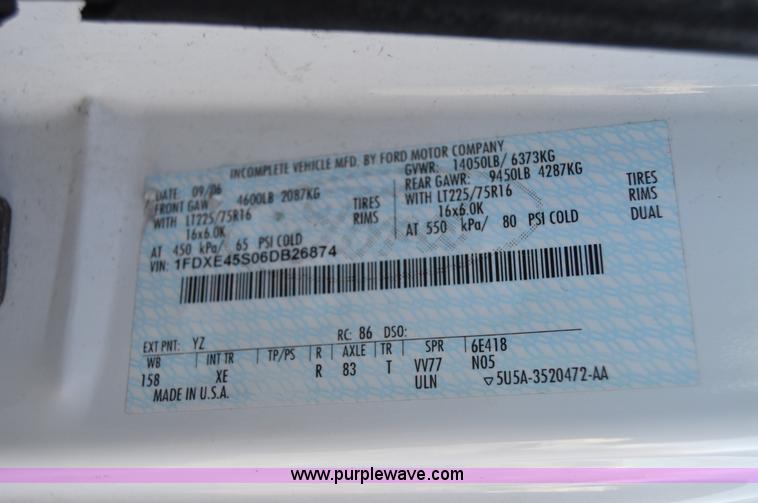 image for item I6858 2007 Ford Econoline E450 Starcraft bus