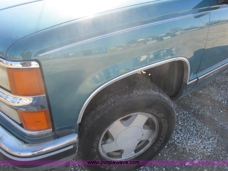 image for item I8807 1997 Chevrolet 1500 Ext. Cab pickup truck