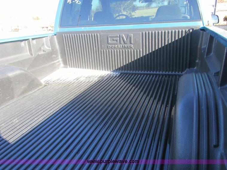 image for item I8807 1997 Chevrolet 1500 Ext. Cab pickup truck