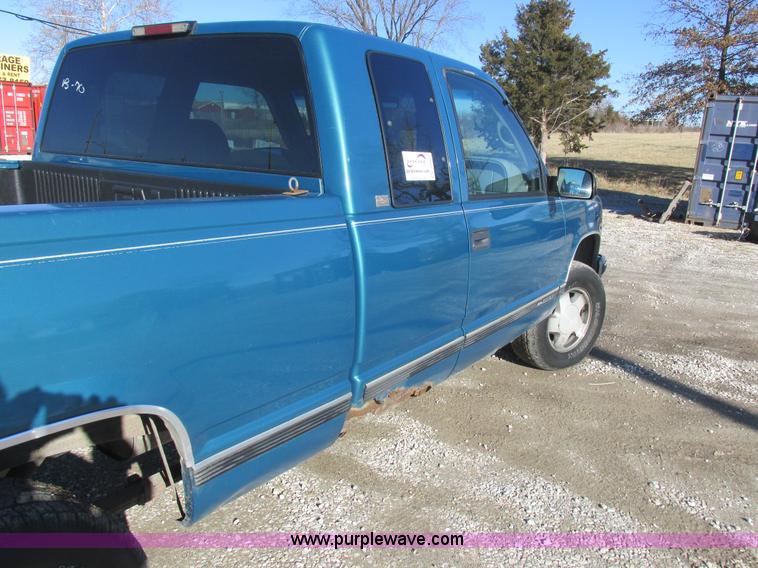 image for item I8807 1997 Chevrolet 1500 Ext. Cab pickup truck