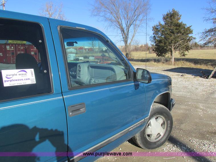 image for item I8807 1997 Chevrolet 1500 Ext. Cab pickup truck