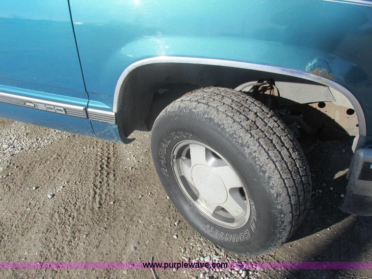 image for item I8807 1997 Chevrolet 1500 Ext. Cab pickup truck