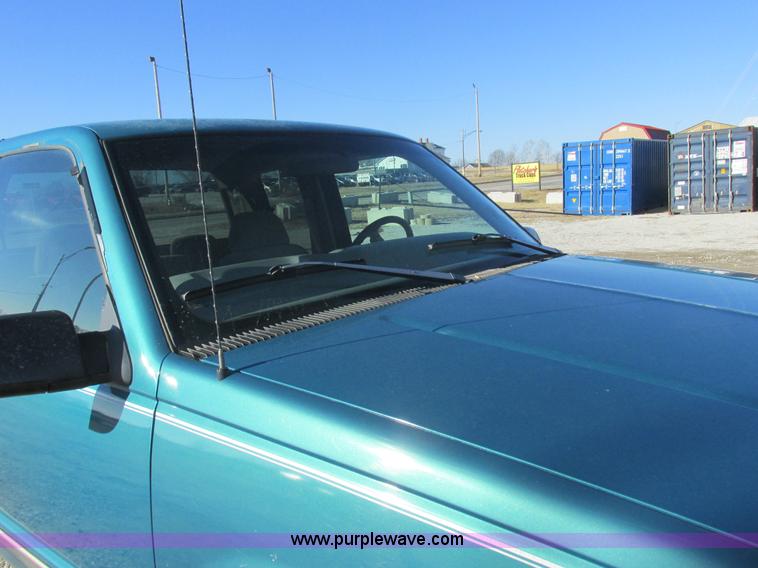 image for item I8807 1997 Chevrolet 1500 Ext. Cab pickup truck