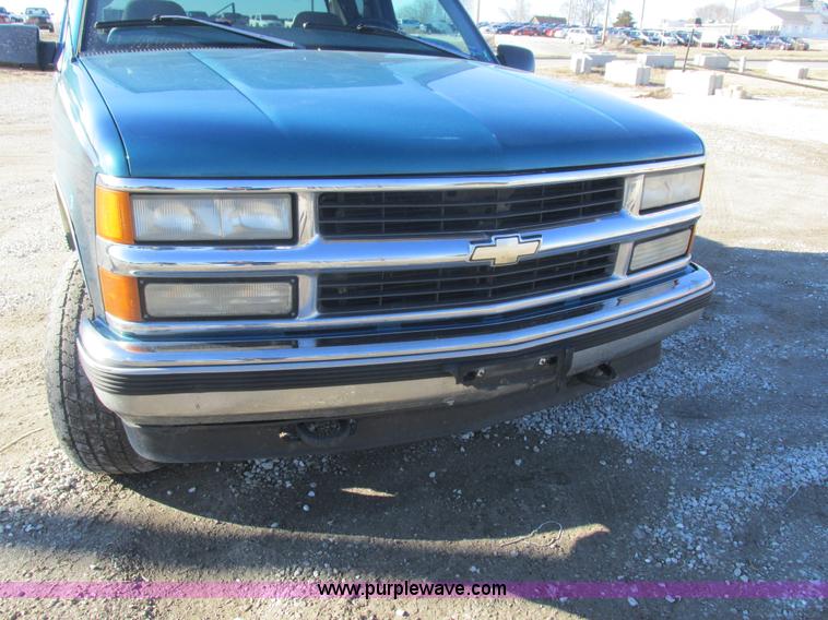 image for item I8807 1997 Chevrolet 1500 Ext. Cab pickup truck