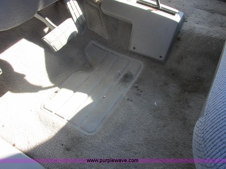 image for item I8807 1997 Chevrolet 1500 Ext. Cab pickup truck