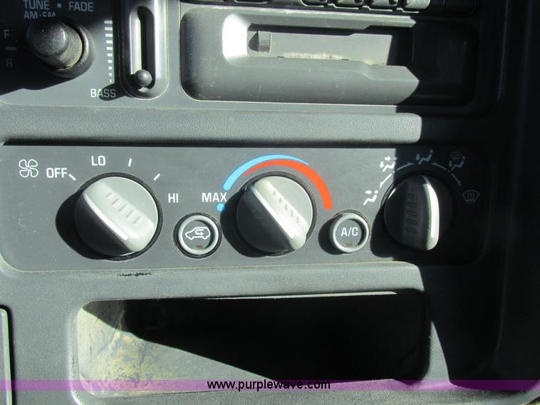 image for item I8807 1997 Chevrolet 1500 Ext. Cab pickup truck