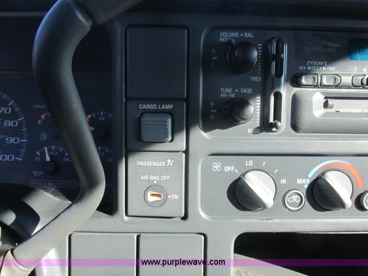 image for item I8807 1997 Chevrolet 1500 Ext. Cab pickup truck