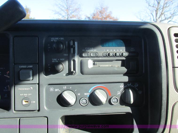 image for item I8807 1997 Chevrolet 1500 Ext. Cab pickup truck