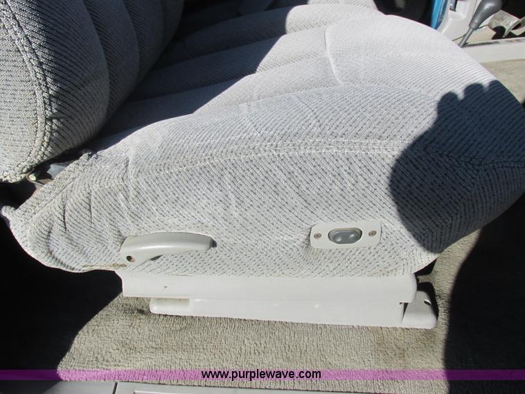 image for item I8807 1997 Chevrolet 1500 Ext. Cab pickup truck