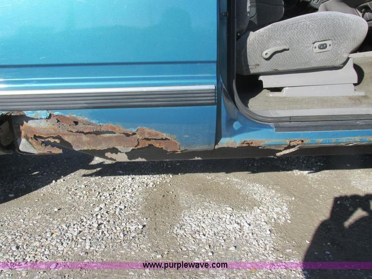 image for item I8807 1997 Chevrolet 1500 Ext. Cab pickup truck