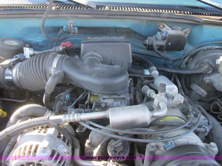 image for item I8807 1997 Chevrolet 1500 Ext. Cab pickup truck