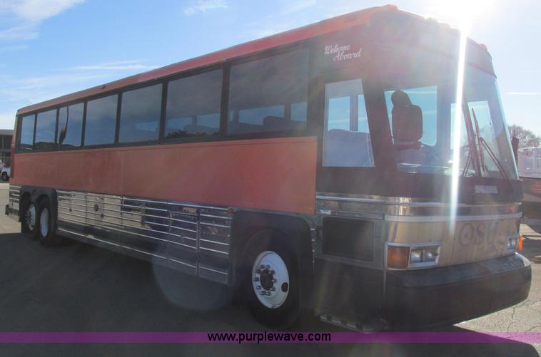 image for item J2326 1987 MCI transit bus