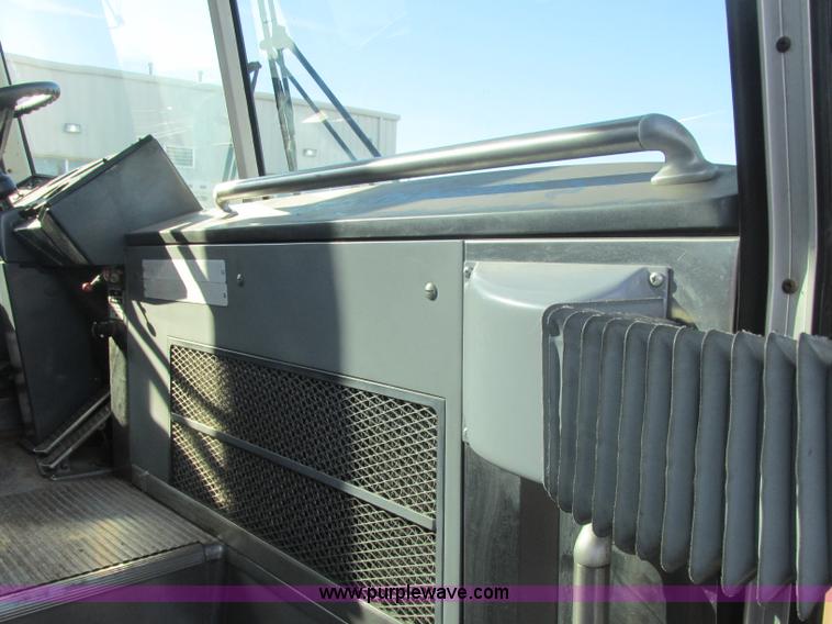 image for item J2326 1987 MCI transit bus