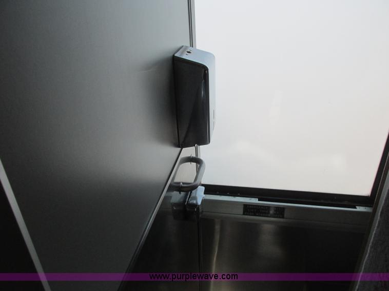 image for item J2326 1987 MCI transit bus