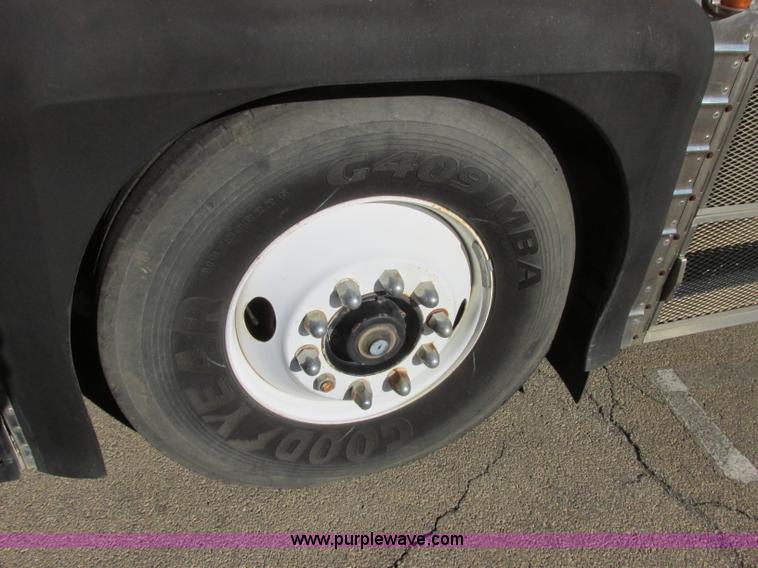 image for item J2326 1987 MCI transit bus