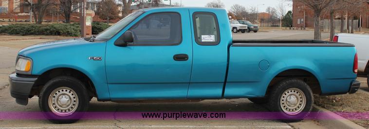 image for item J2332 1997 Ford F150 SuperCab pickup truck
