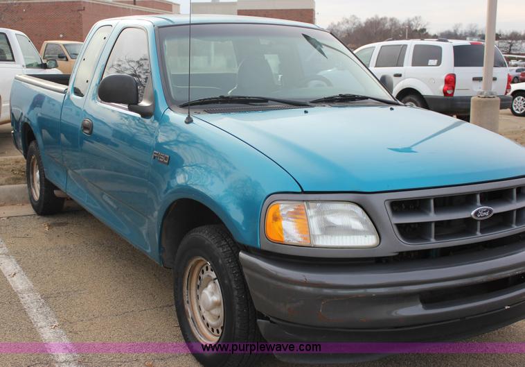image for item J2332 1997 Ford F150 SuperCab pickup truck