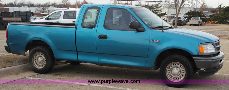 image for item J2332 1997 Ford F150 SuperCab pickup truck