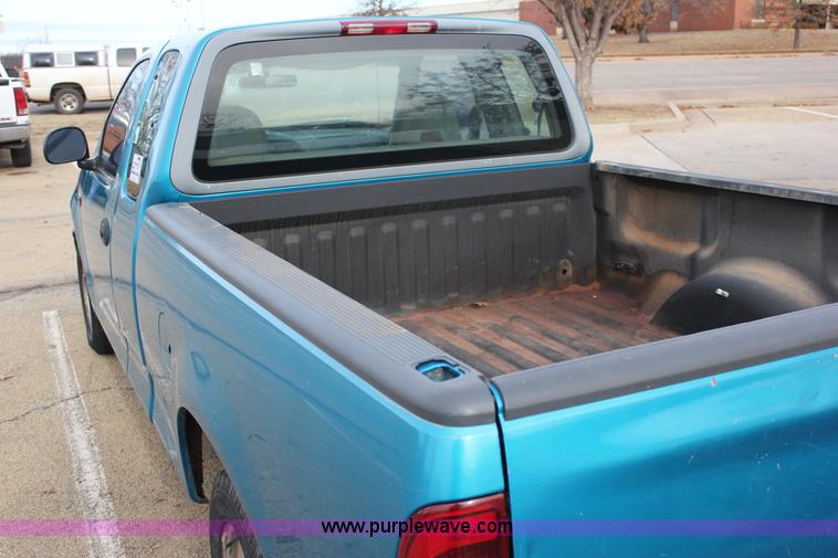 image for item J2332 1997 Ford F150 SuperCab pickup truck