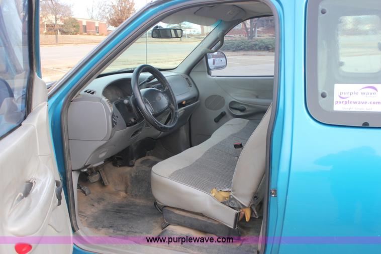 image for item J2332 1997 Ford F150 SuperCab pickup truck