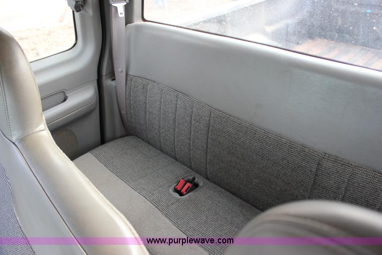 image for item J2332 1997 Ford F150 SuperCab pickup truck