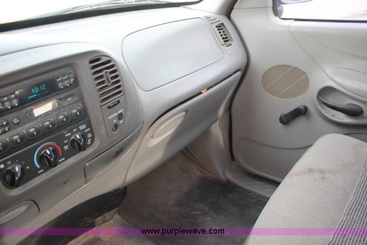image for item J2332 1997 Ford F150 SuperCab pickup truck