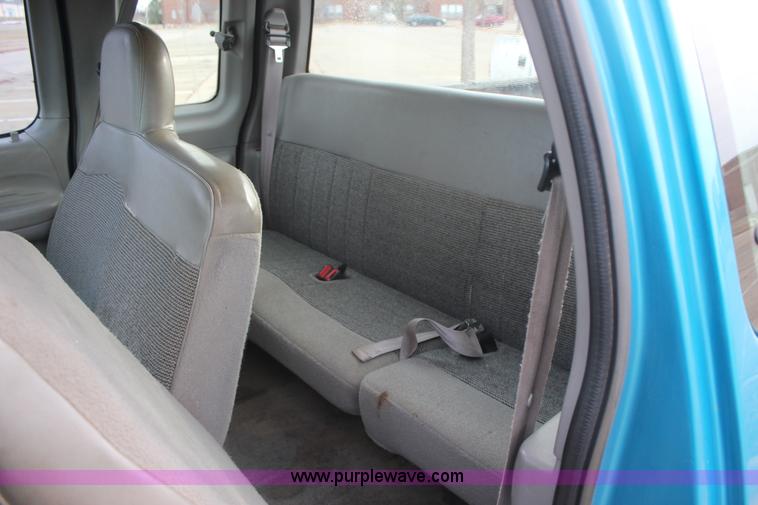 image for item J2332 1997 Ford F150 SuperCab pickup truck