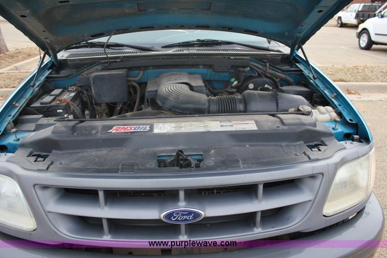 image for item J2332 1997 Ford F150 SuperCab pickup truck