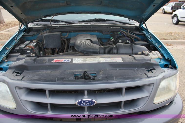 image for item J2332 1997 Ford F150 SuperCab pickup truck