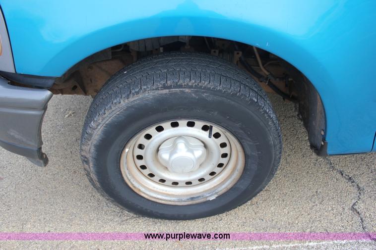 image for item J2332 1997 Ford F150 SuperCab pickup truck