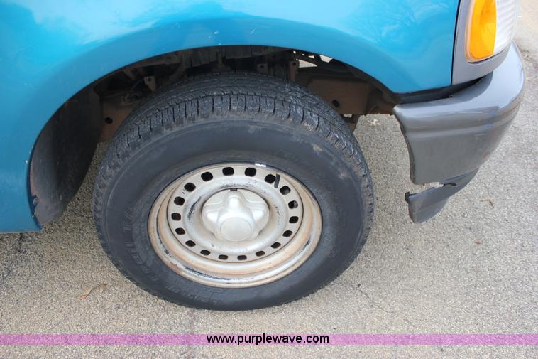 image for item J2332 1997 Ford F150 SuperCab pickup truck