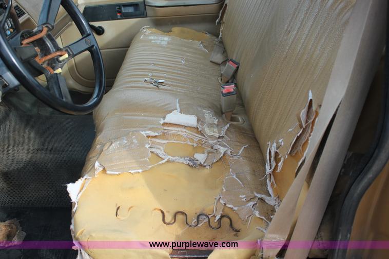 image for item J2333 1988 Chevrolet Silverado 1500 pickup truck