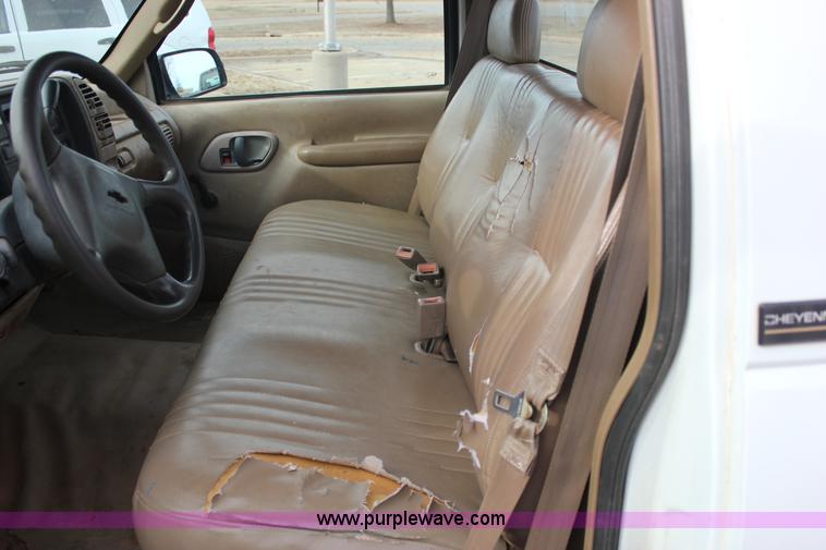 image for item J2334 1995 Chevrolet Silverado 2500 pickup truck