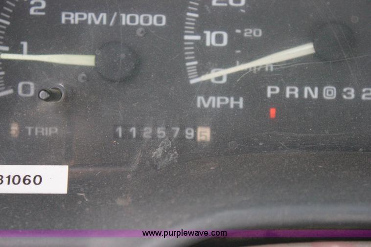 image for item J2334 1995 Chevrolet Silverado 2500 pickup truck