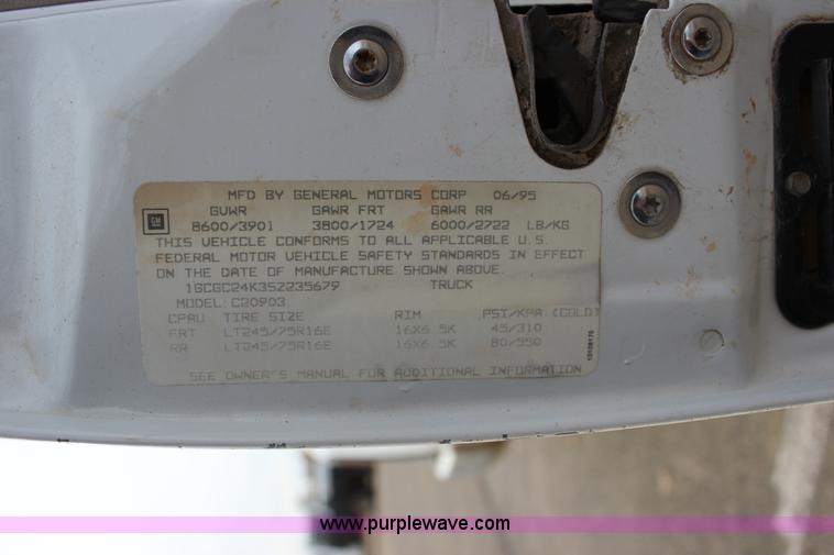 image for item J2334 1995 Chevrolet Silverado 2500 pickup truck