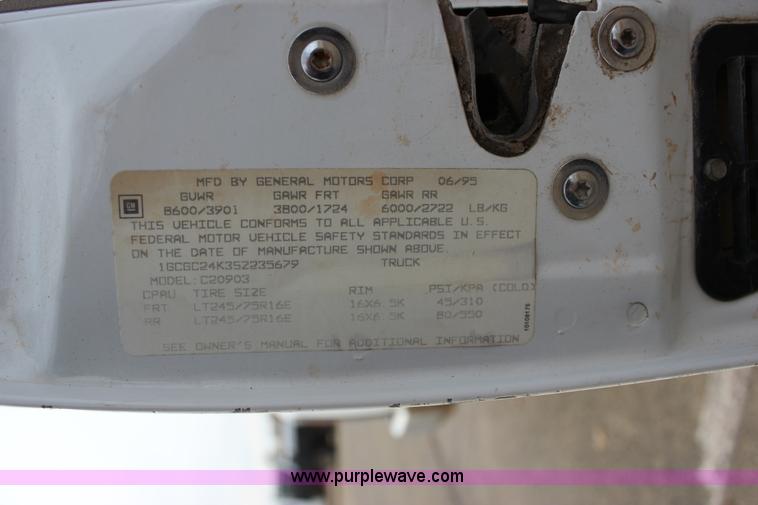 image for item J2334 1995 Chevrolet Silverado 2500 pickup truck