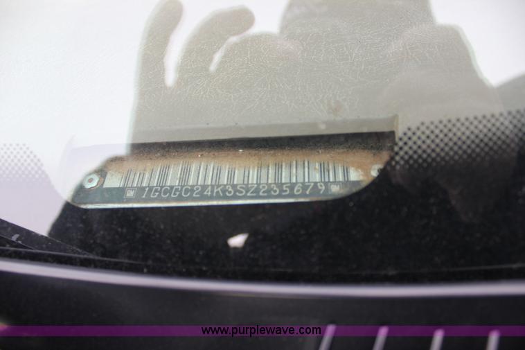 image for item J2334 1995 Chevrolet Silverado 2500 pickup truck