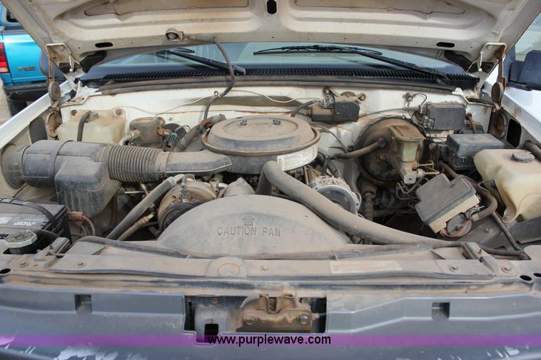 image for item J2334 1995 Chevrolet Silverado 2500 pickup truck