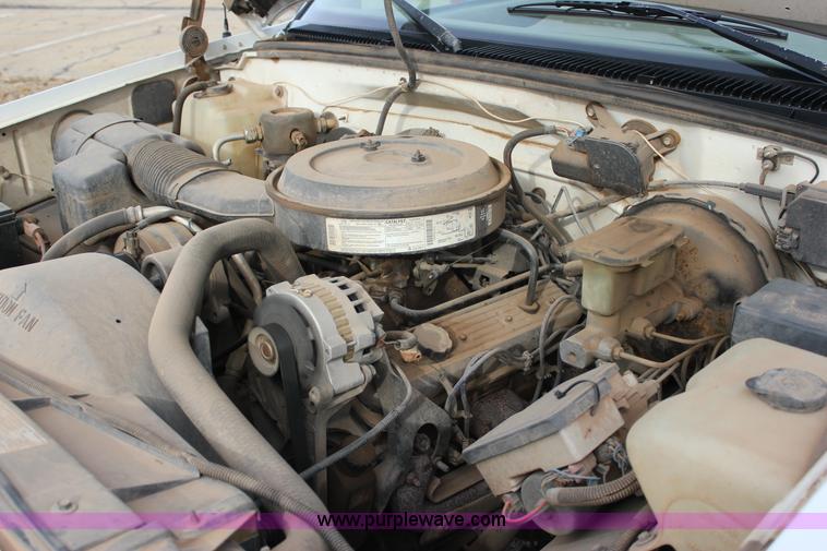 image for item J2334 1995 Chevrolet Silverado 2500 pickup truck