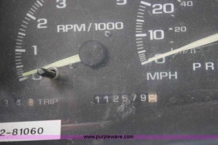 image for item J2334 1995 Chevrolet Silverado 2500 pickup truck