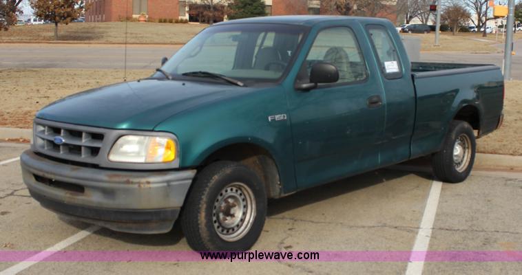 image for item J2335 1997 Ford F150 SuperCab pickup truck