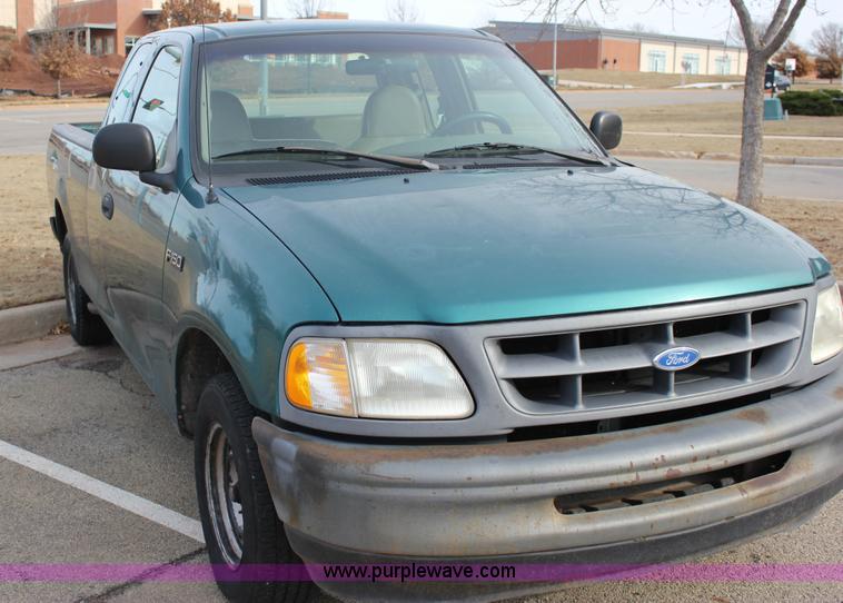 image for item J2335 1997 Ford F150 SuperCab pickup truck