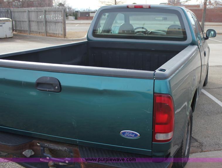 image for item J2335 1997 Ford F150 SuperCab pickup truck