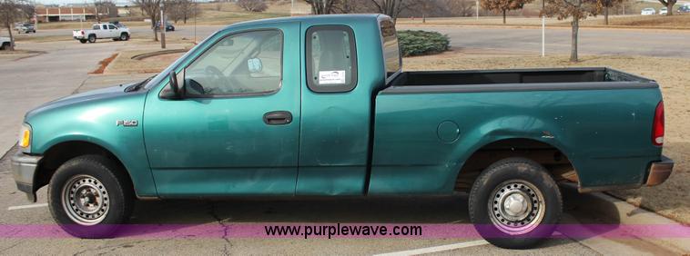 image for item J2335 1997 Ford F150 SuperCab pickup truck